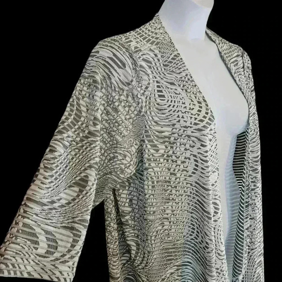 Catherine's Gray White Paisley Open Cardigan Plus Sz 1X - Picture 2 of 5